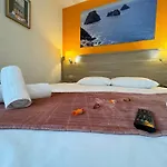Couett'hotel Port De Plaisance, Les Pieds Dans L'eau Brest