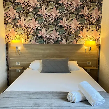 Hotell Couett'hotel Port De Plaisance, Les Pieds Dans L'eau 3*