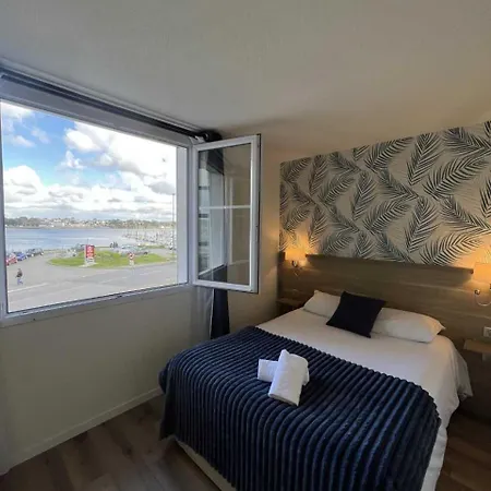 Couett'hotel Port De Plaisance, Les Pieds Dans L'eau Hotell 3*