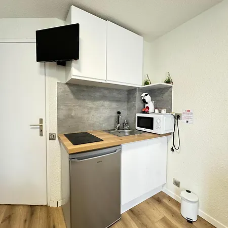 Готель Couett'hotel Port De Plaisance, Les Pieds Dans L'eau Брест