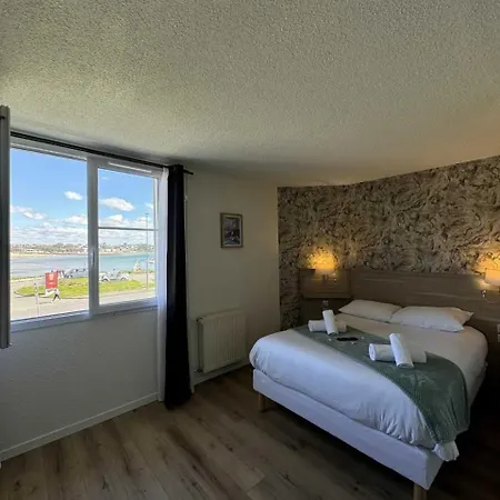 Couett'hotel Port De Plaisance, Les Pieds Dans L'eau Hotell Brest