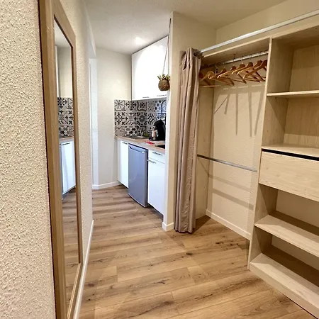 Couett'hotel Port De Plaisance, Les Pieds Dans L'eau 브레스트