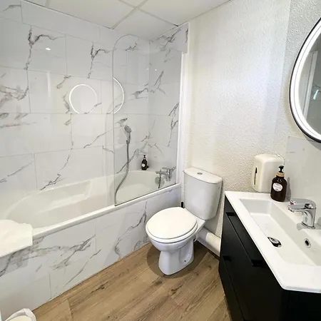 Готель Couett'hotel Port De Plaisance, Les Pieds Dans L'eau 3*