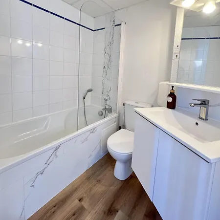 Couett'hotel Port De Plaisance, Les Pieds Dans L'eau Готель Брест