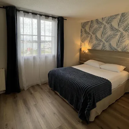 Couett'hotel Port De Plaisance, Les Pieds Dans L'eau 호텔