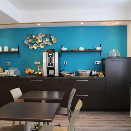 Couett'hotel Port De Plaisance, Les Pieds Dans L'eau 3* 브레스트