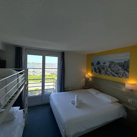 Couett'hotel Port De Plaisance, Les Pieds Dans L'eau 3*