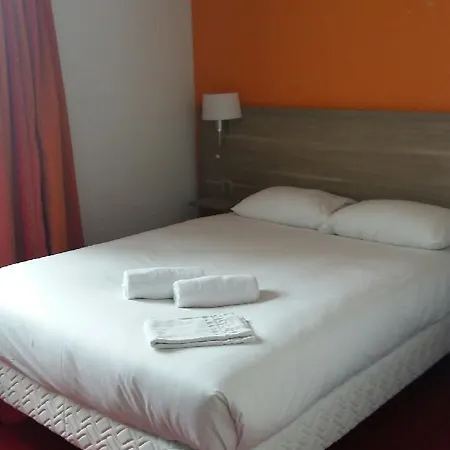 Couett'hotel Port De Plaisance, Les Pieds Dans L'eau Hotel 3*