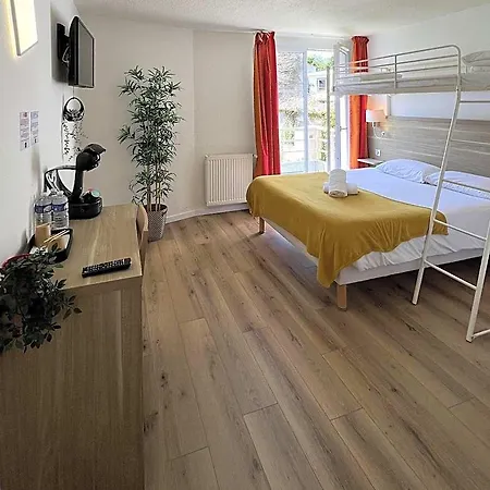 Couett'hotel Port De Plaisance, Les Pieds Dans L'eau Brest