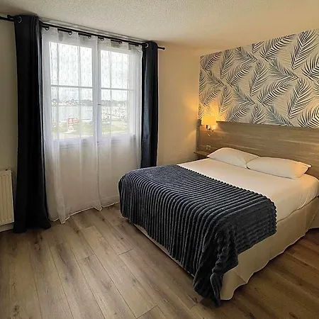 Couett'hotel Port De Plaisance, Les Pieds Dans L'eau 3*