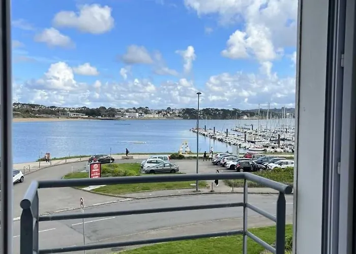 Couett'hotel Port De Plaisance, Les Pieds Dans L'eau 3*