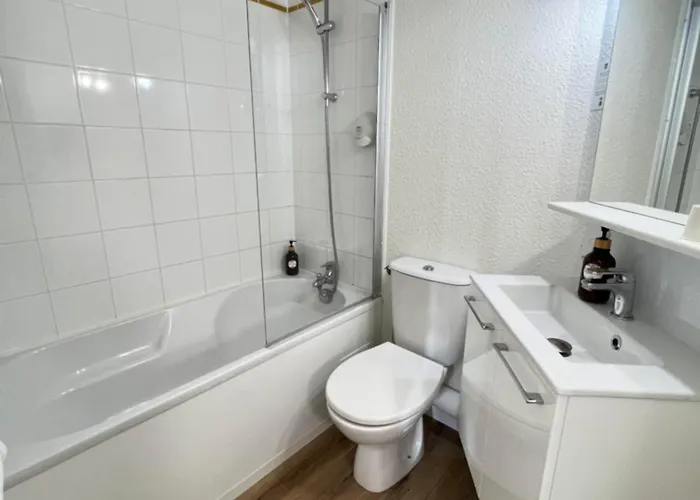 Couett'hotel Port De Plaisance, Les Pieds Dans L'eau 3* Brest