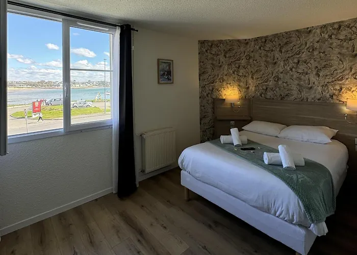Couett'hotel Port De Plaisance, Les Pieds Dans L'eau 酒店 布雷斯特
