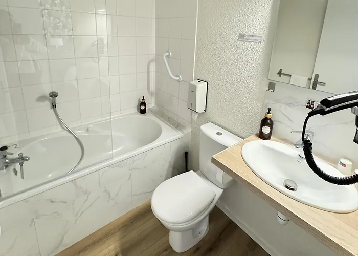 Couett'hotel Port De Plaisance, Les Pieds Dans L'eau Hotel