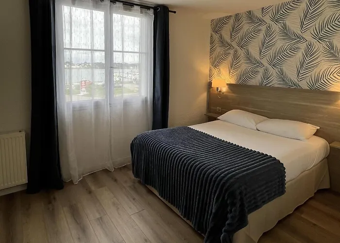 Couett'hotel Port De Plaisance, Les Pieds Dans L'eau Hotel