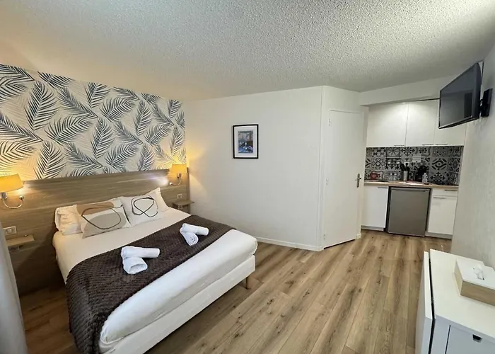 Couett'hotel Port De Plaisance, Les Pieds Dans L'eau Hotel Brest