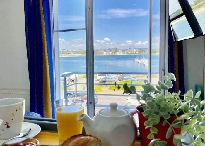 Couett'hotel Port De Plaisance, Les Pieds Dans L'eau 布雷斯特