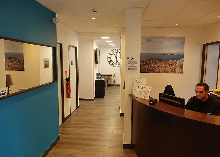 Couett'hotel Port De Plaisance, Les Pieds Dans L'eau 3* Brest