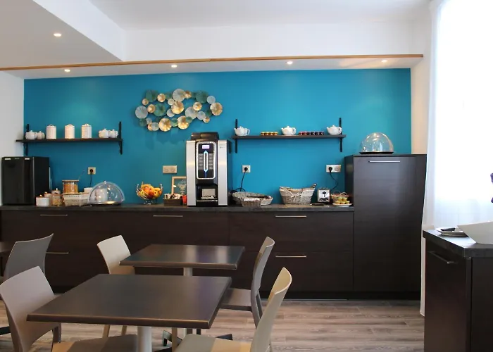 Couett'hotel Port De Plaisance, Les Pieds Dans L'eau 3* 布雷斯特