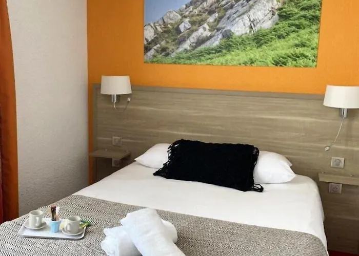 Couett'hotel Port De Plaisance, Les Pieds Dans L'eau 3* 布雷斯特